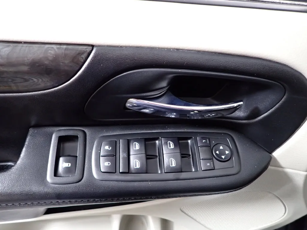 Dodge Grand Caravan photo 18