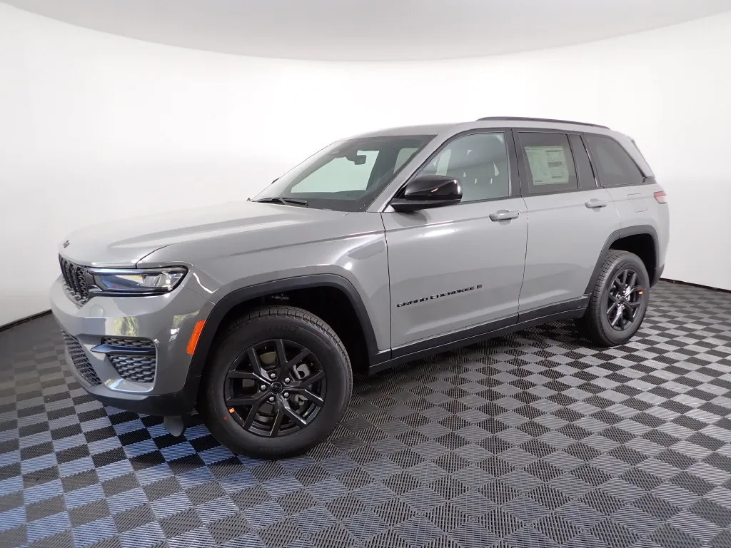 Jeep Grand Cherokee photo 11