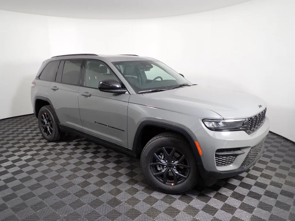 Jeep Grand Cherokee photo 8