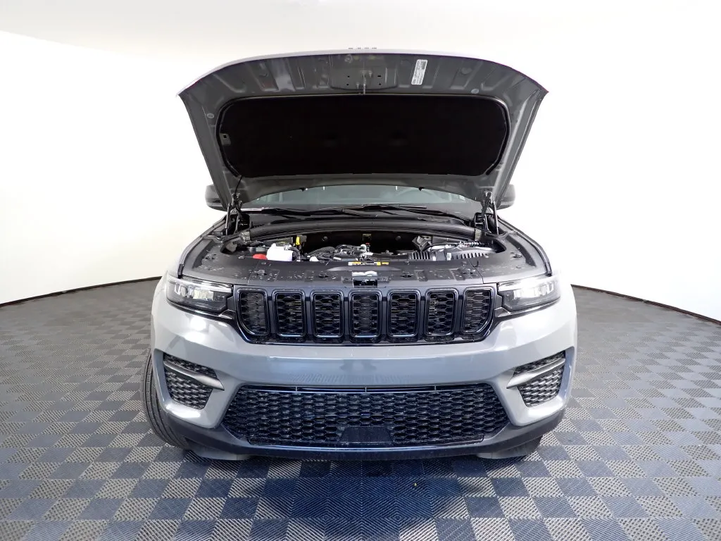 Jeep Grand Cherokee photo 42