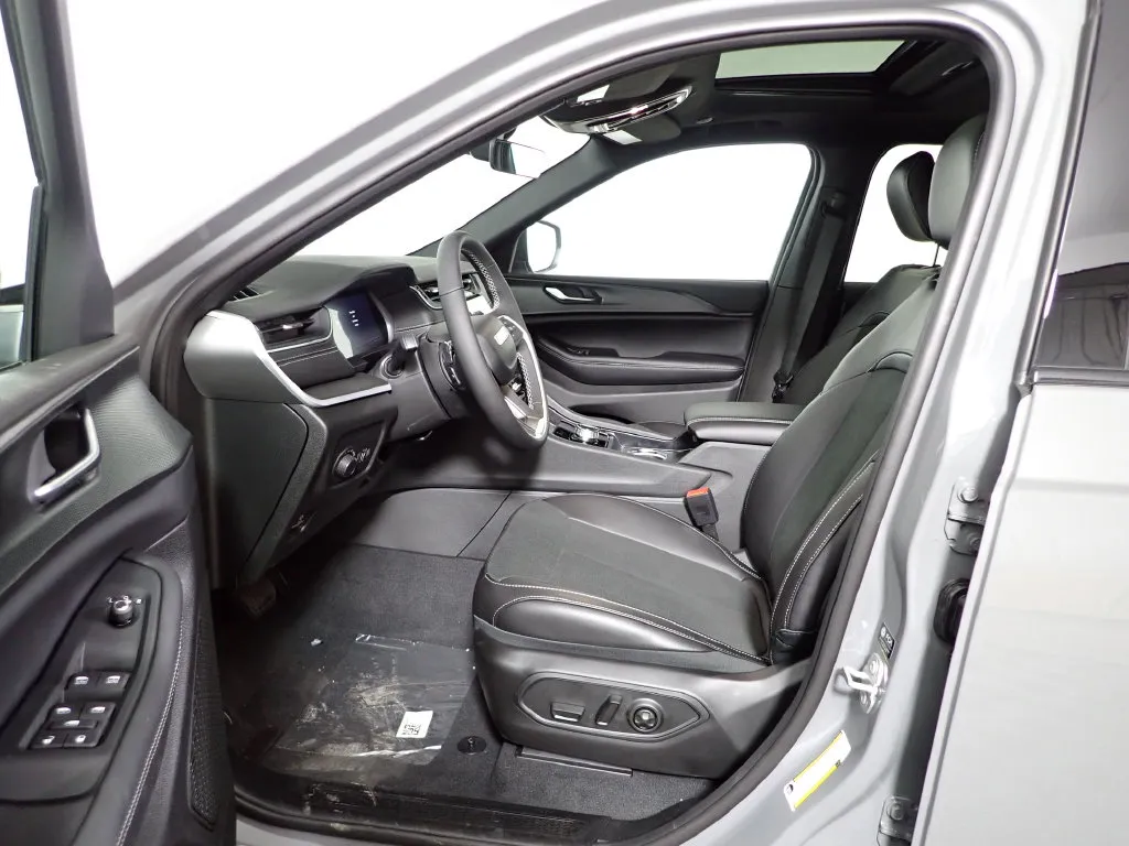 Jeep Grand Cherokee photo 22
