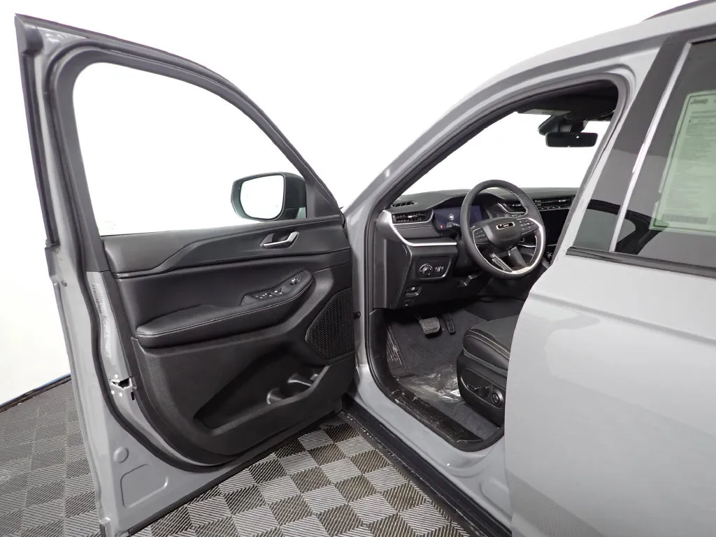Jeep Grand Cherokee photo 20