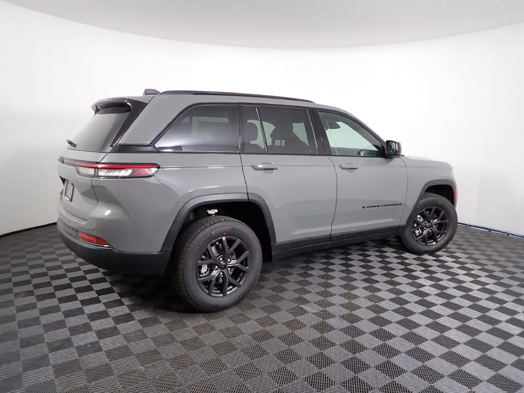 Jeep Grand Cherokee photo 19
