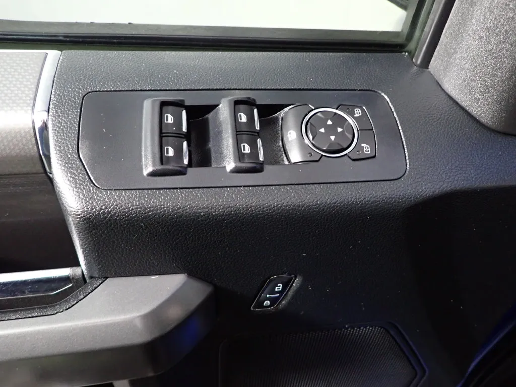 Ford F-150 photo 16