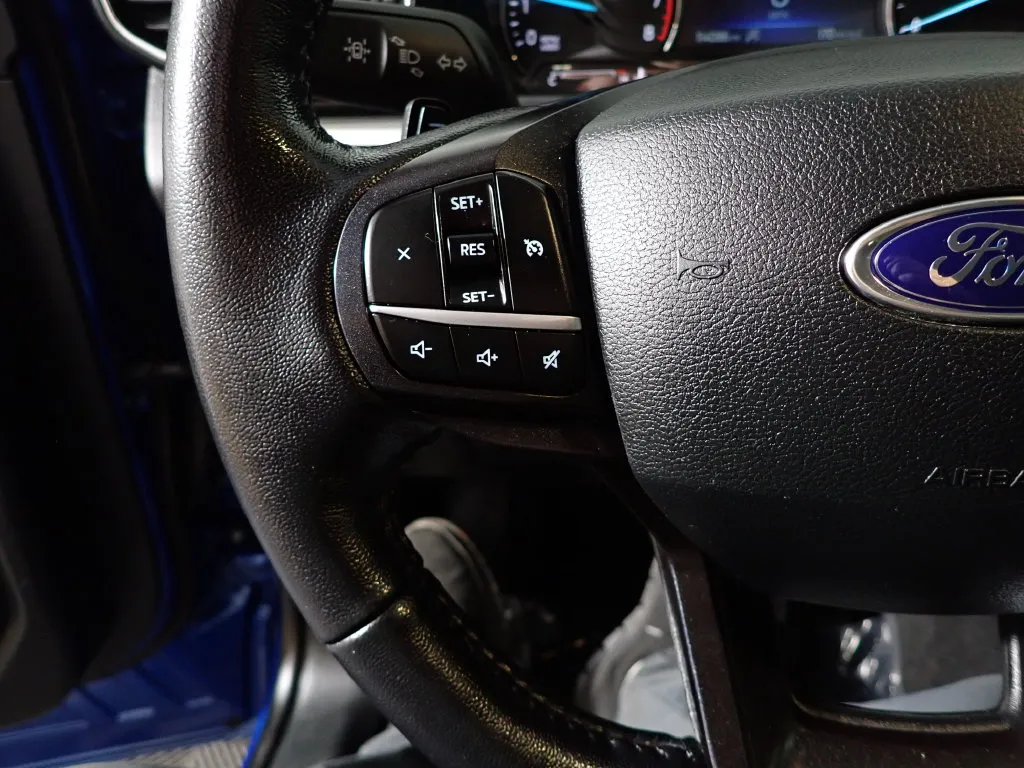 Ford Explorer photo 25