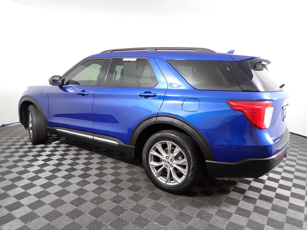 Ford Explorer photo 9