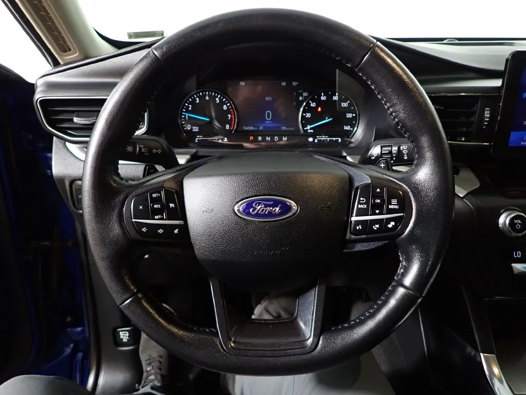Ford Explorer photo 24