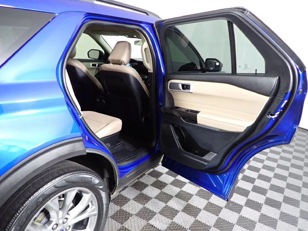 Ford Explorer photo 32