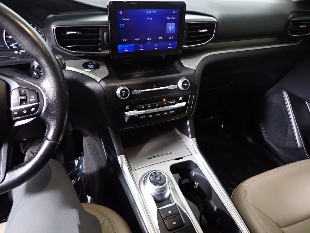 Ford Explorer photo 27