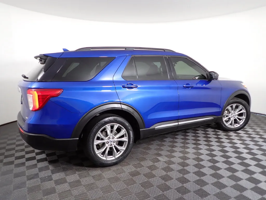 Ford Explorer photo 16