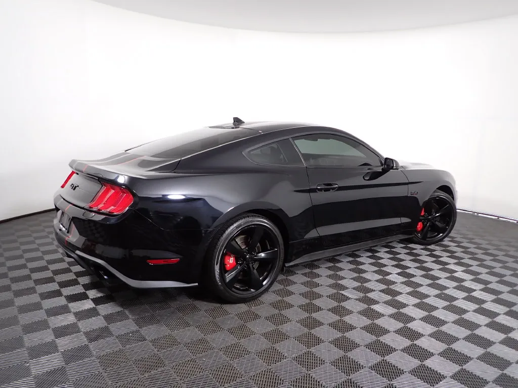 Ford Mustang photo 16