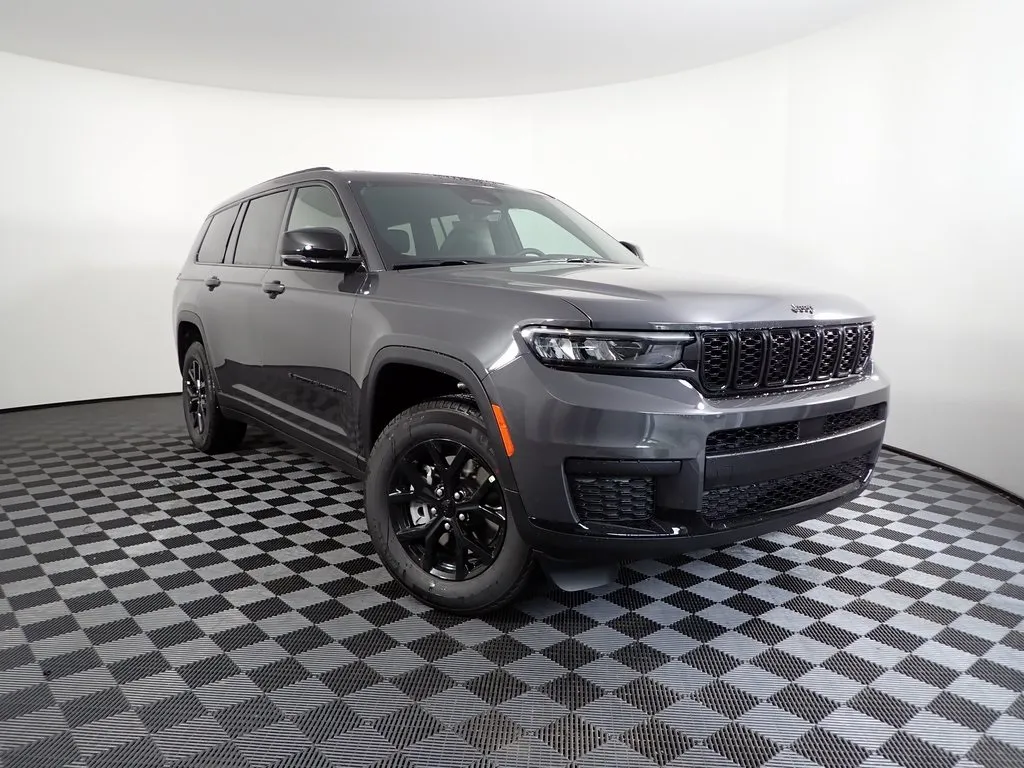 Gray 2025 Jeep Grand Cherokee L Altitude X for sale in Rockbridge, OH