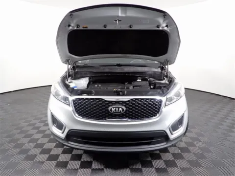 More photos of 2016 Kia Sorento L at Don Wood Chrysler Dodge Jeep Ram, OH