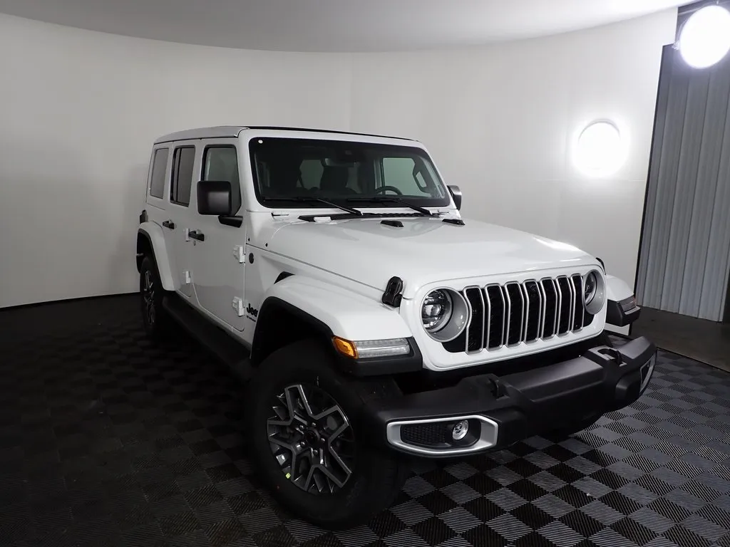 White 2025 Jeep Wrangler Sahara for sale in Rockbridge, OH