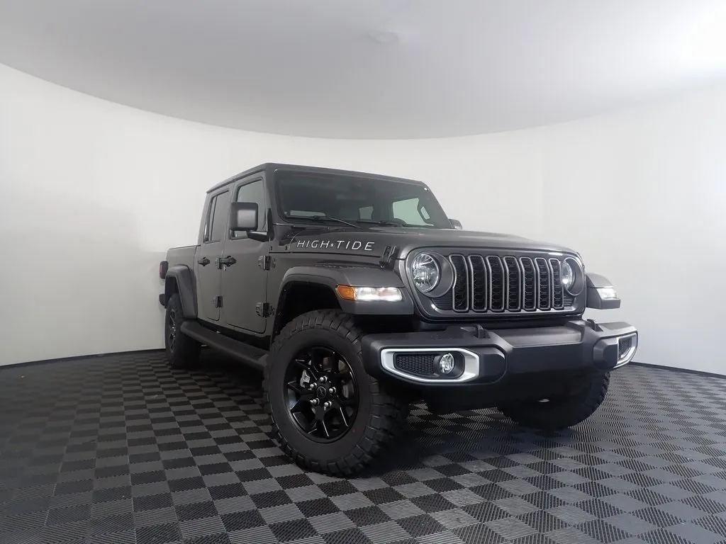 Gray 2025 Jeep Gladiator Sport for sale in Rockbridge, OH