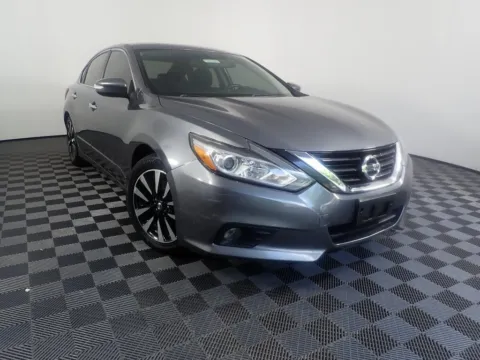 Gray 2018 Nissan Altima 2.5 SV for sale in Rockbridge, OH