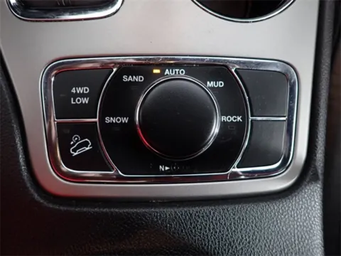 More photos of 2020 Jeep Grand Cherokee Limited at Don Wood Chrysler Dodge Jeep Ram, OH