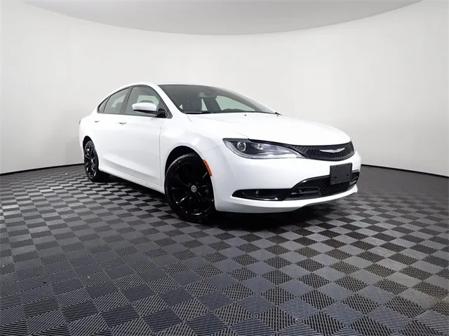 White 2016 Chrysler 200 S for sale in Rockbridge, OH
