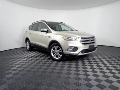 White 2017 Ford Escape SE for sale in Rockbridge, OH