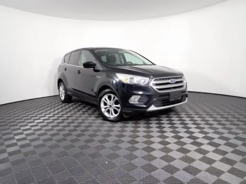 Black 2017 Ford Escape SE for sale in Rockbridge, OH