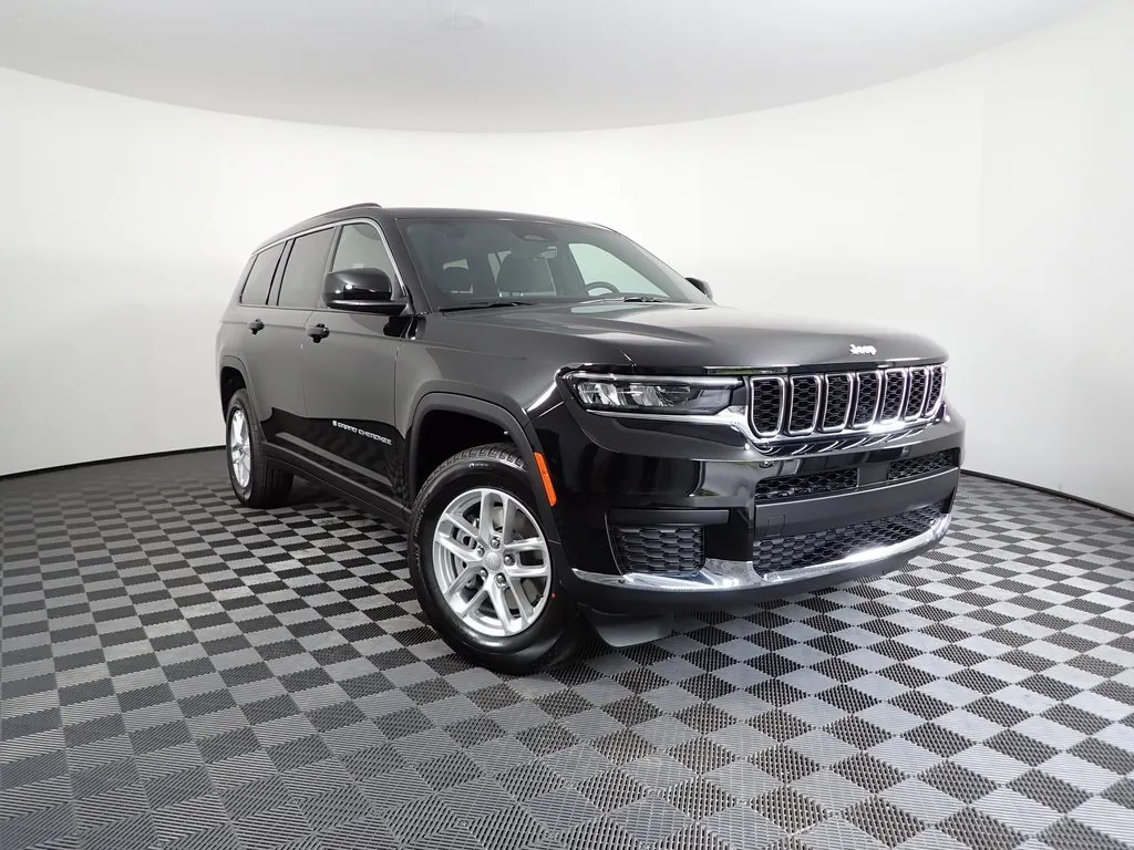 Black 2025 Jeep Grand Cherokee L Laredo for sale in Rockbridge, OH