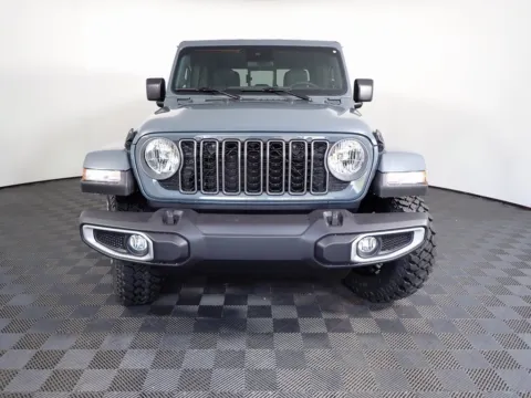 More photos of 2025 Jeep Gladiator at Don Wood Chrysler Dodge Jeep Ram, OH