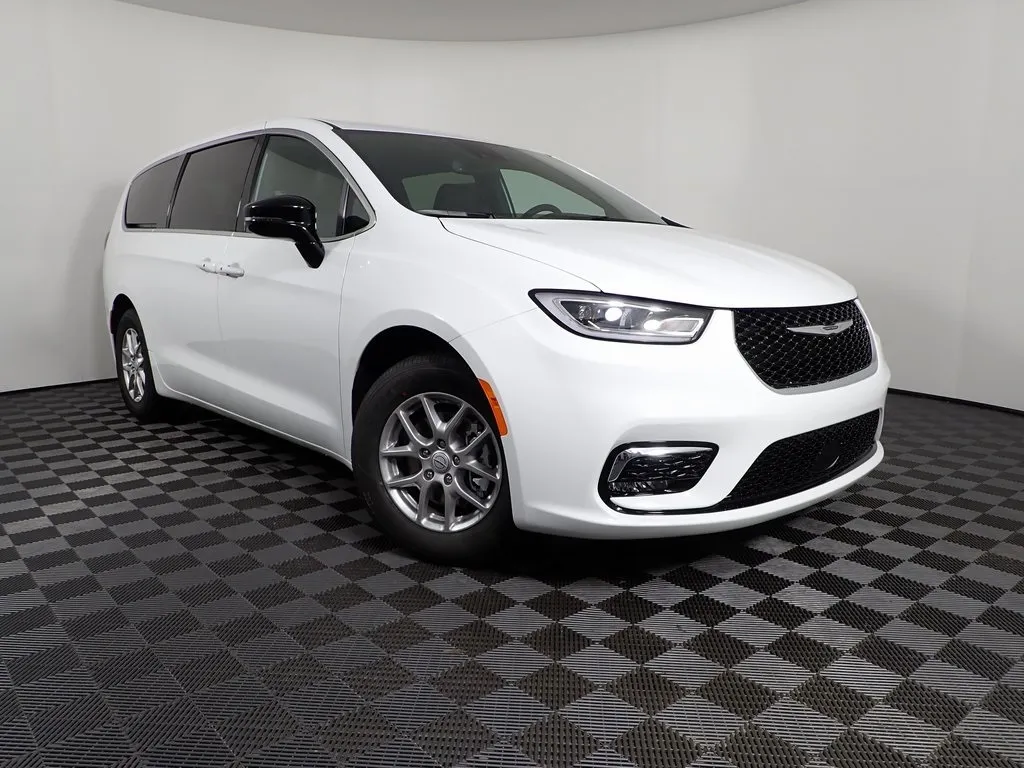 White 2026 Chrysler Pacifica Select for sale in Rockbridge, OH