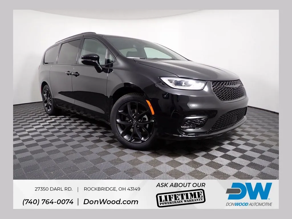 Black 2026 Chrysler Pacifica Select for sale in Rockbridge, OH