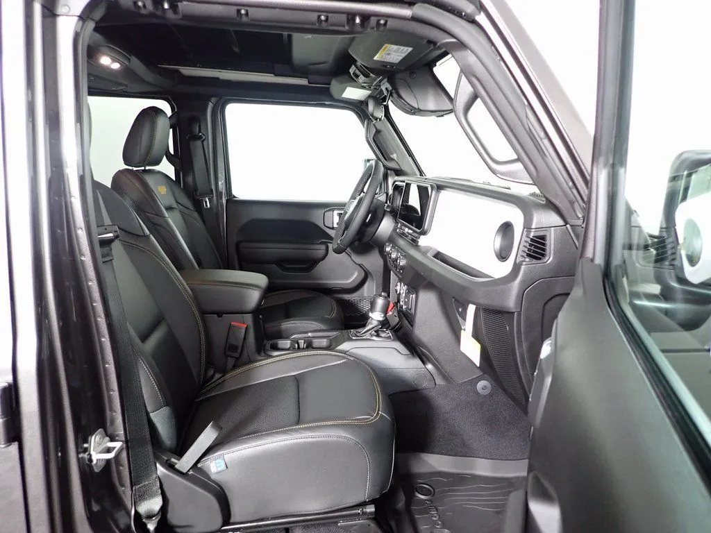 Jeep Wrangler photo 31