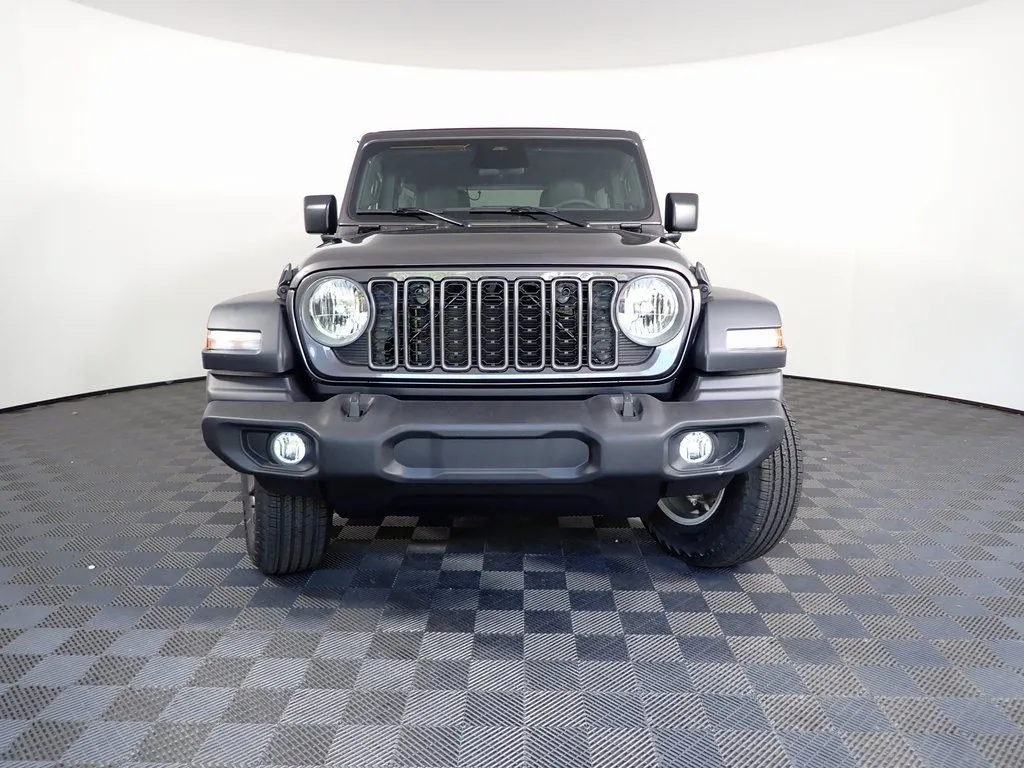 Jeep Wrangler photo 4