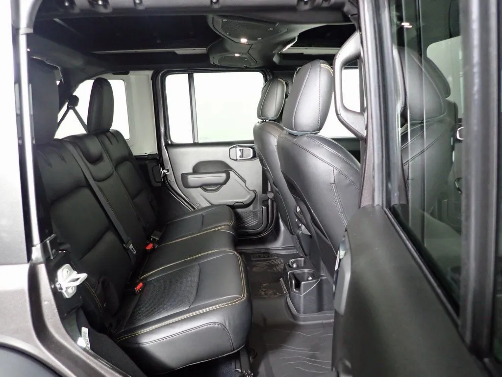 Jeep Wrangler photo 29