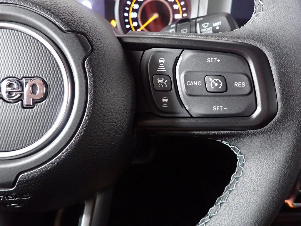 Jeep Wrangler photo 23