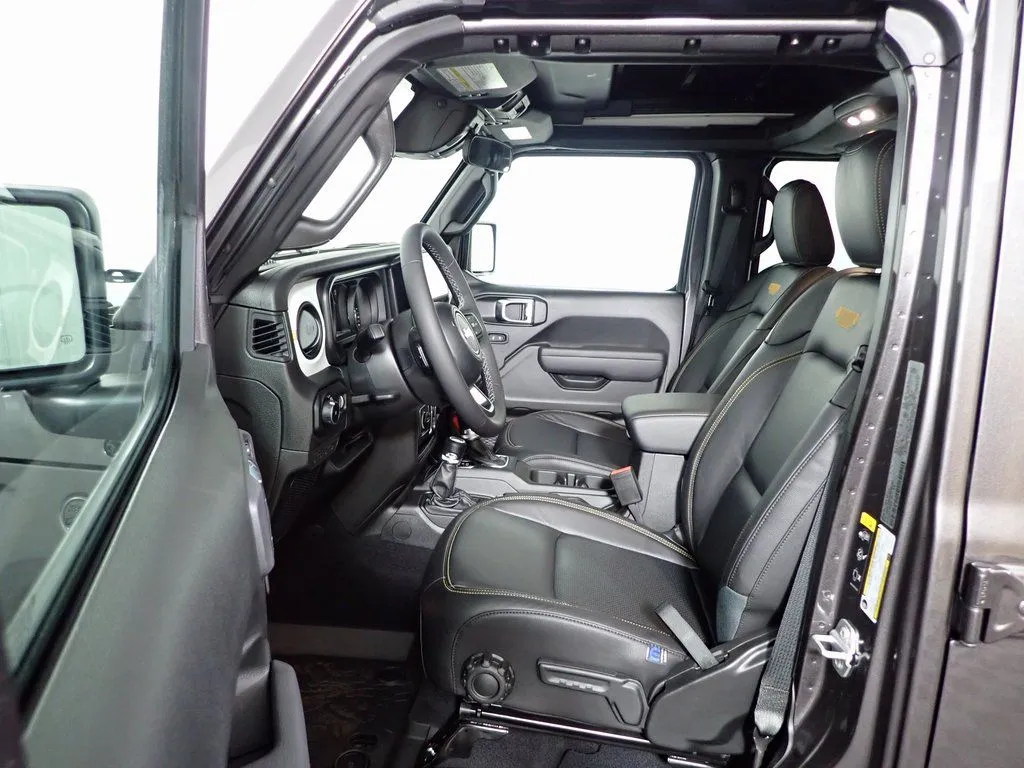 Jeep Wrangler photo 19