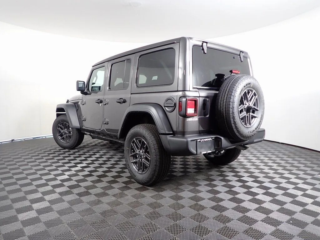 Jeep Wrangler photo 9