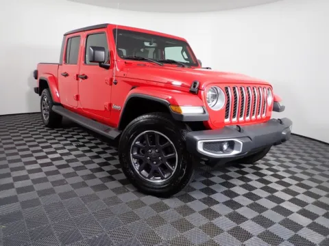 Red 2020 Jeep Gladiator Overland for sale in Rockbridge, OH