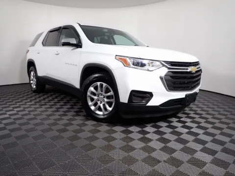 White 2019 Chevrolet Traverse LS for sale in Rockbridge, OH
