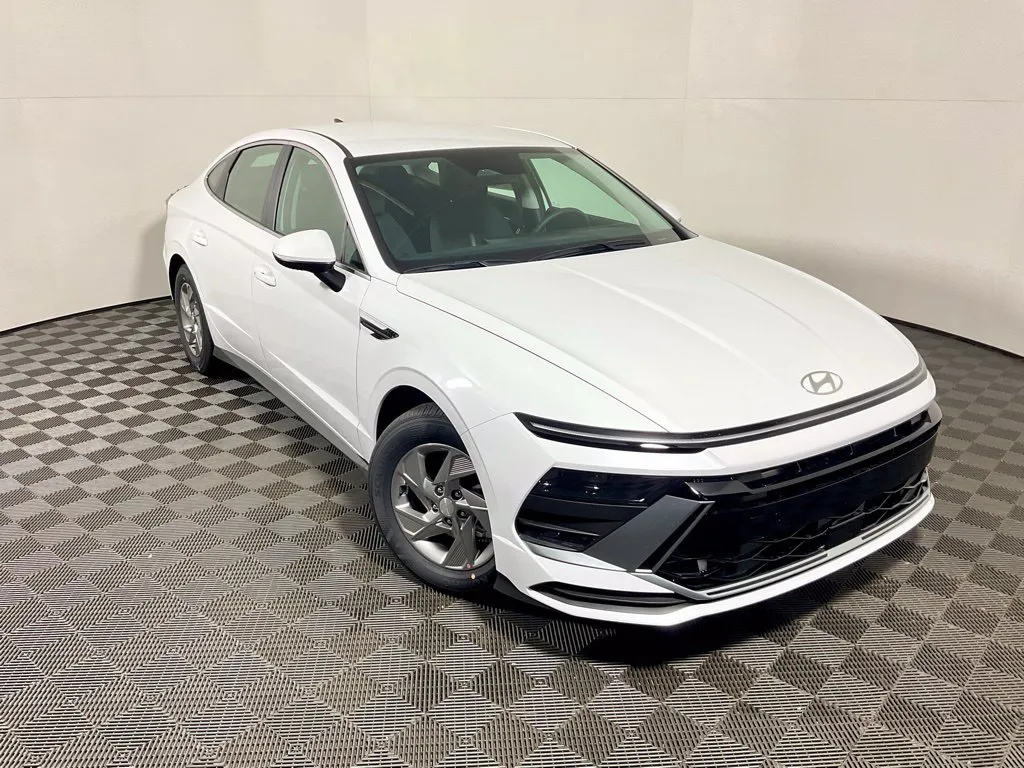 Hyundai Sonata photo 3