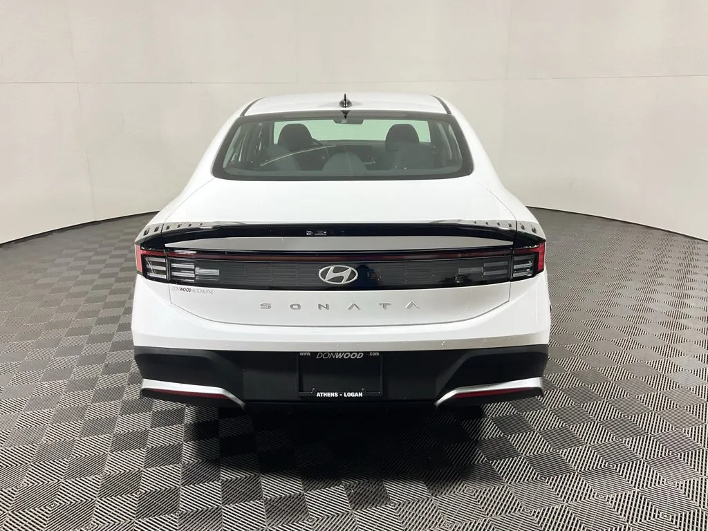 Hyundai Sonata photo 13