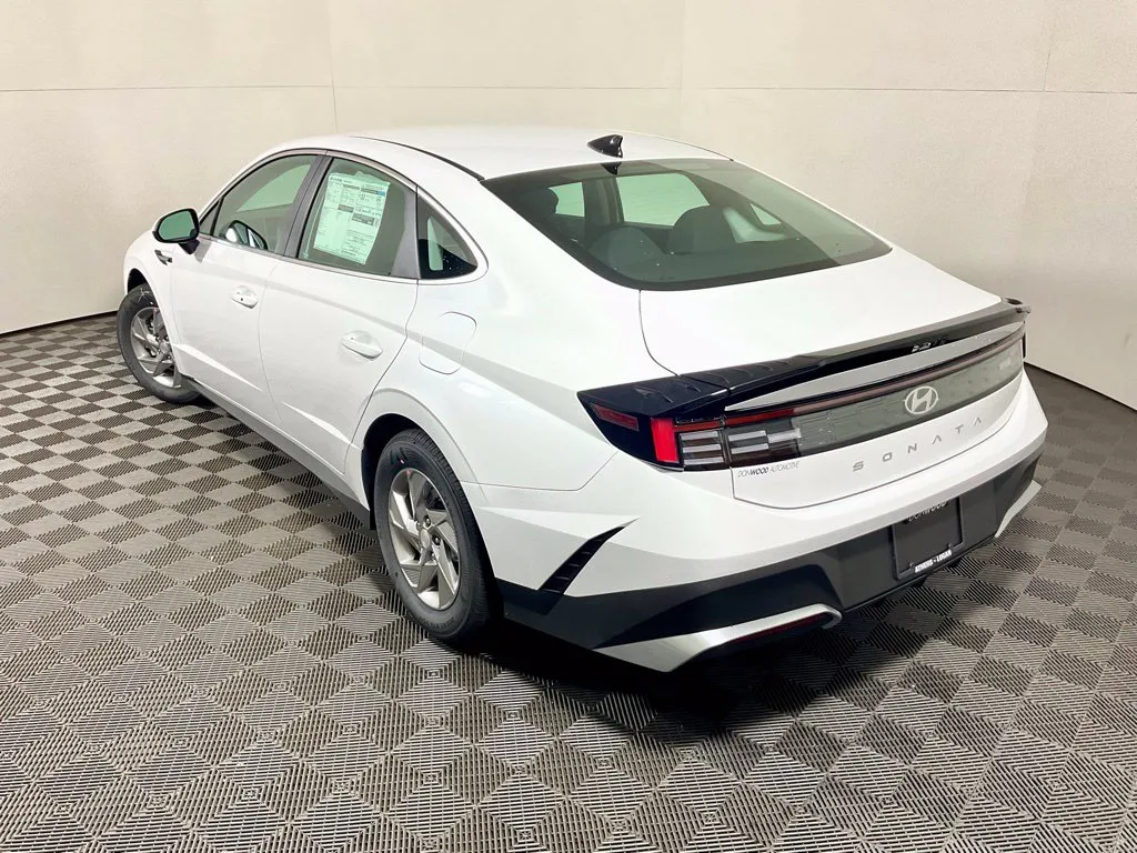 Hyundai Sonata photo 12