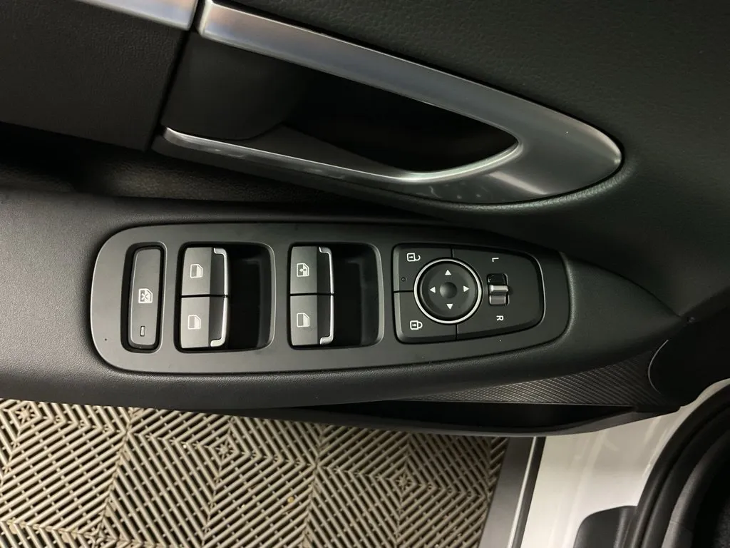Hyundai Sonata photo 19