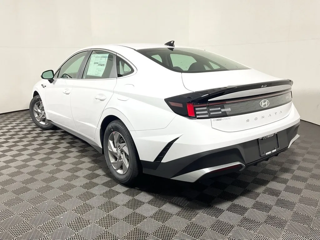 Hyundai Sonata photo 11