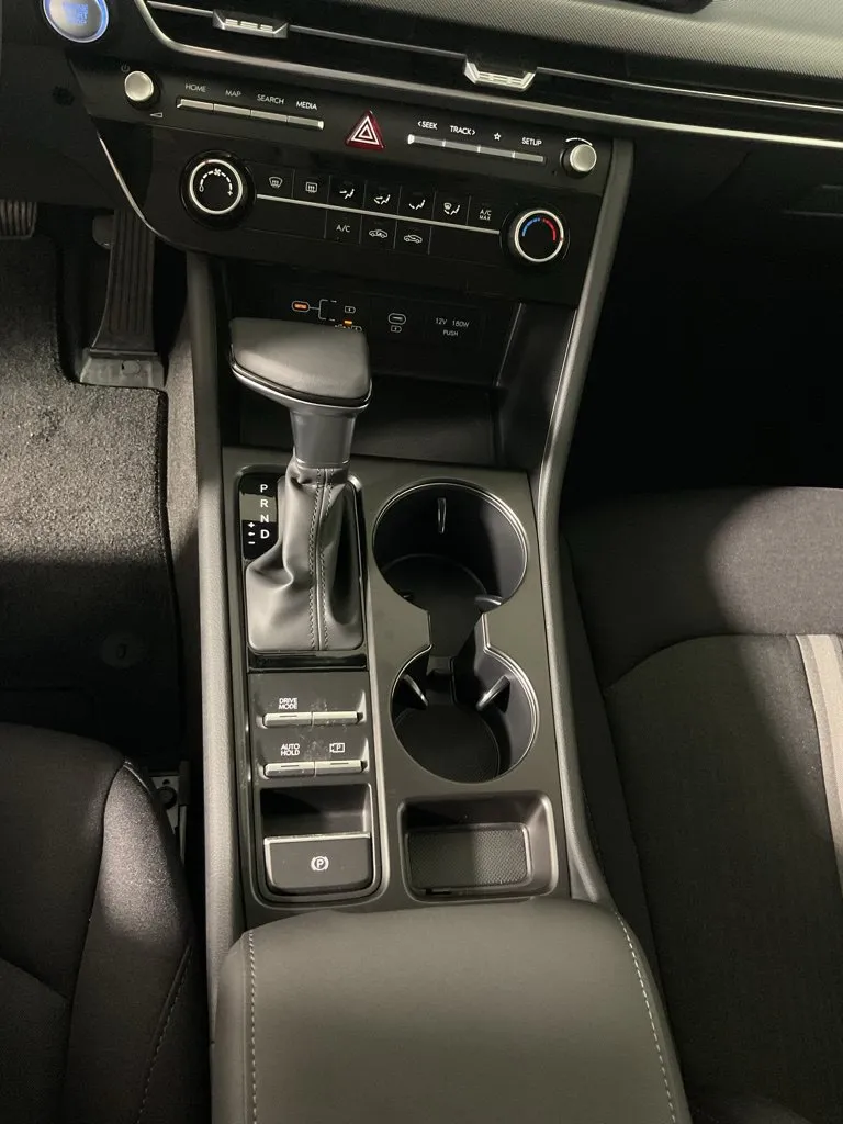 Hyundai Sonata photo 29