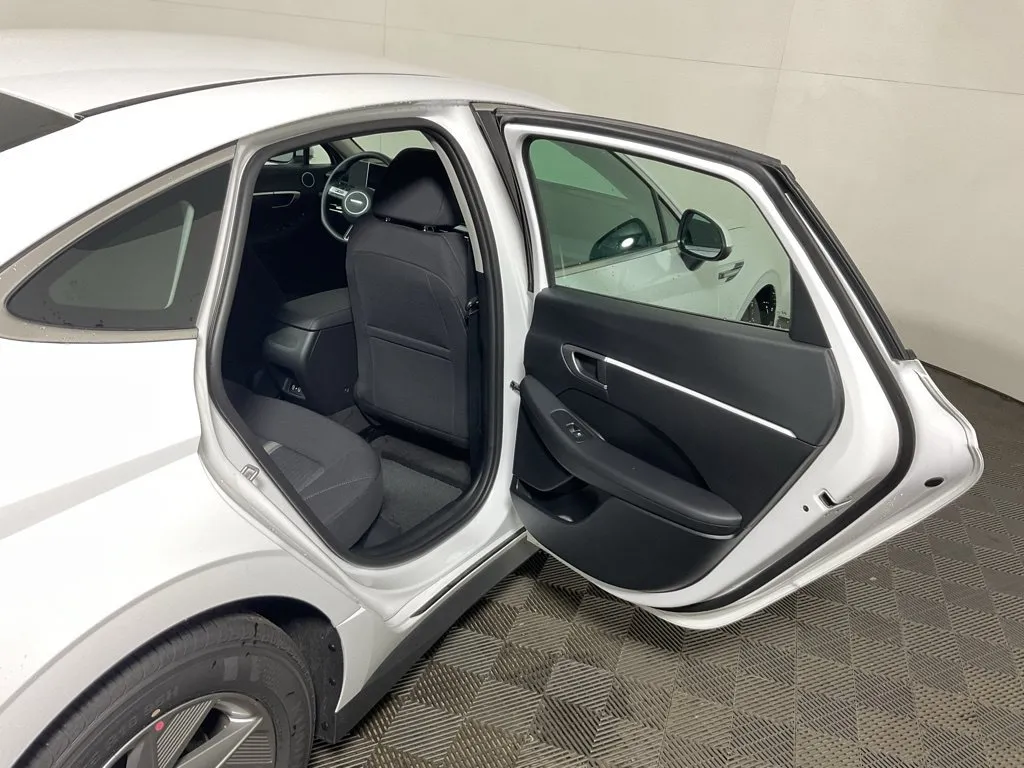 Hyundai Sonata photo 33