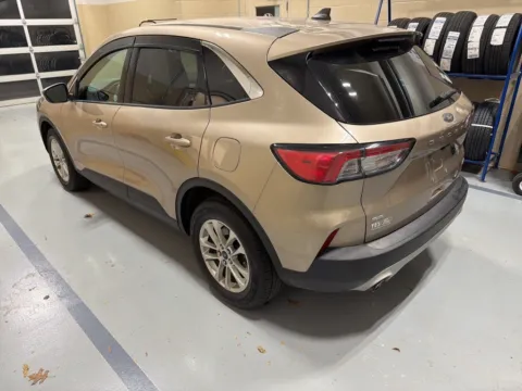 More photos of 2020 Ford Escape SE at Don Wood Hyundai, OH