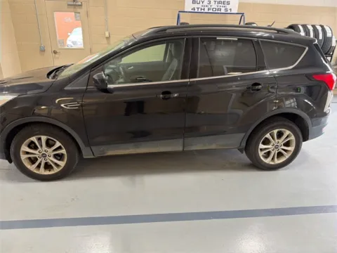 More photos of 2019 Ford Escape SEL at Don Wood Hyundai, OH