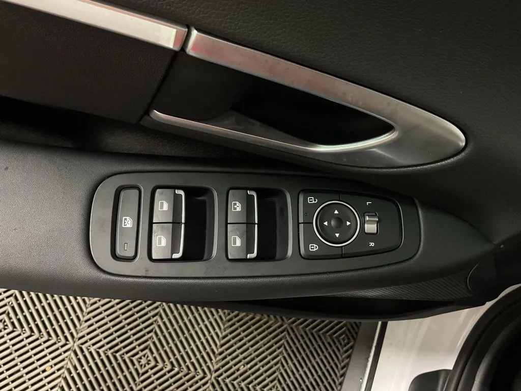 Hyundai Sonata photo 19