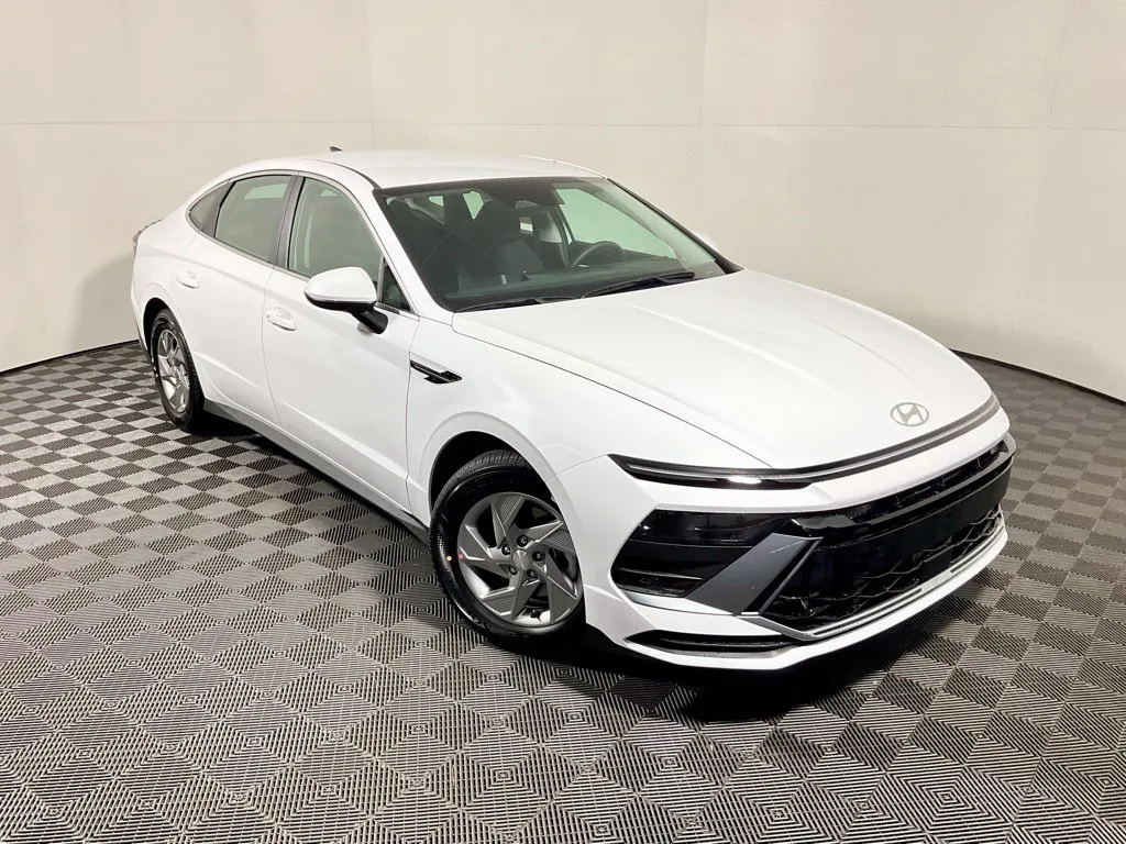 Hyundai Sonata photo 3