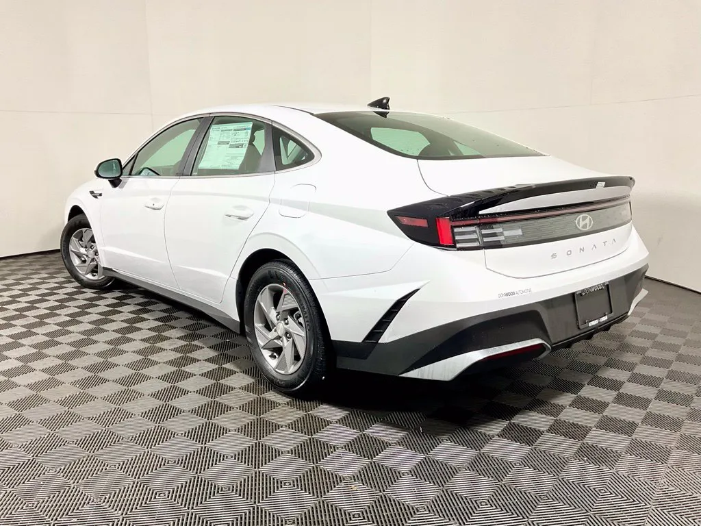 Hyundai Sonata photo 11