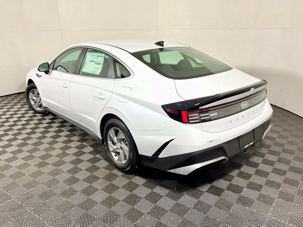Hyundai Sonata photo 12