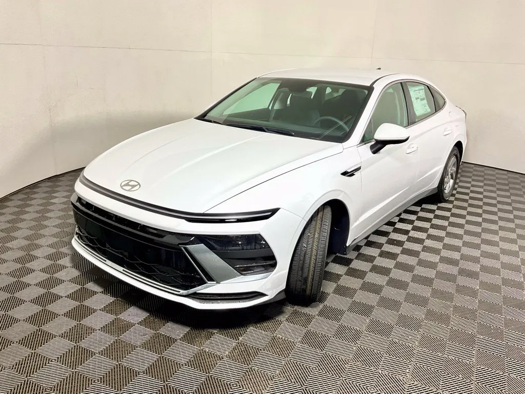 Hyundai Sonata photo 9